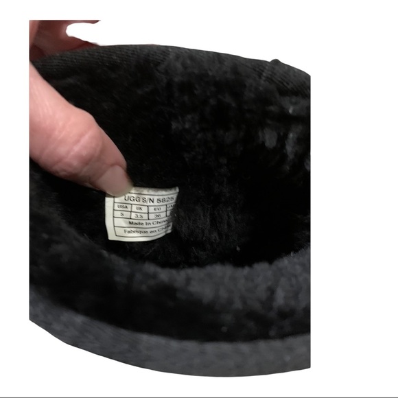 UGG black short boot size 5 - Picture 6 of 6